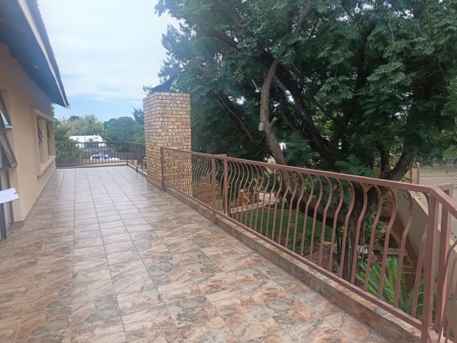 4 Bedroom Property for Sale in Rhodesdene Northern Cape